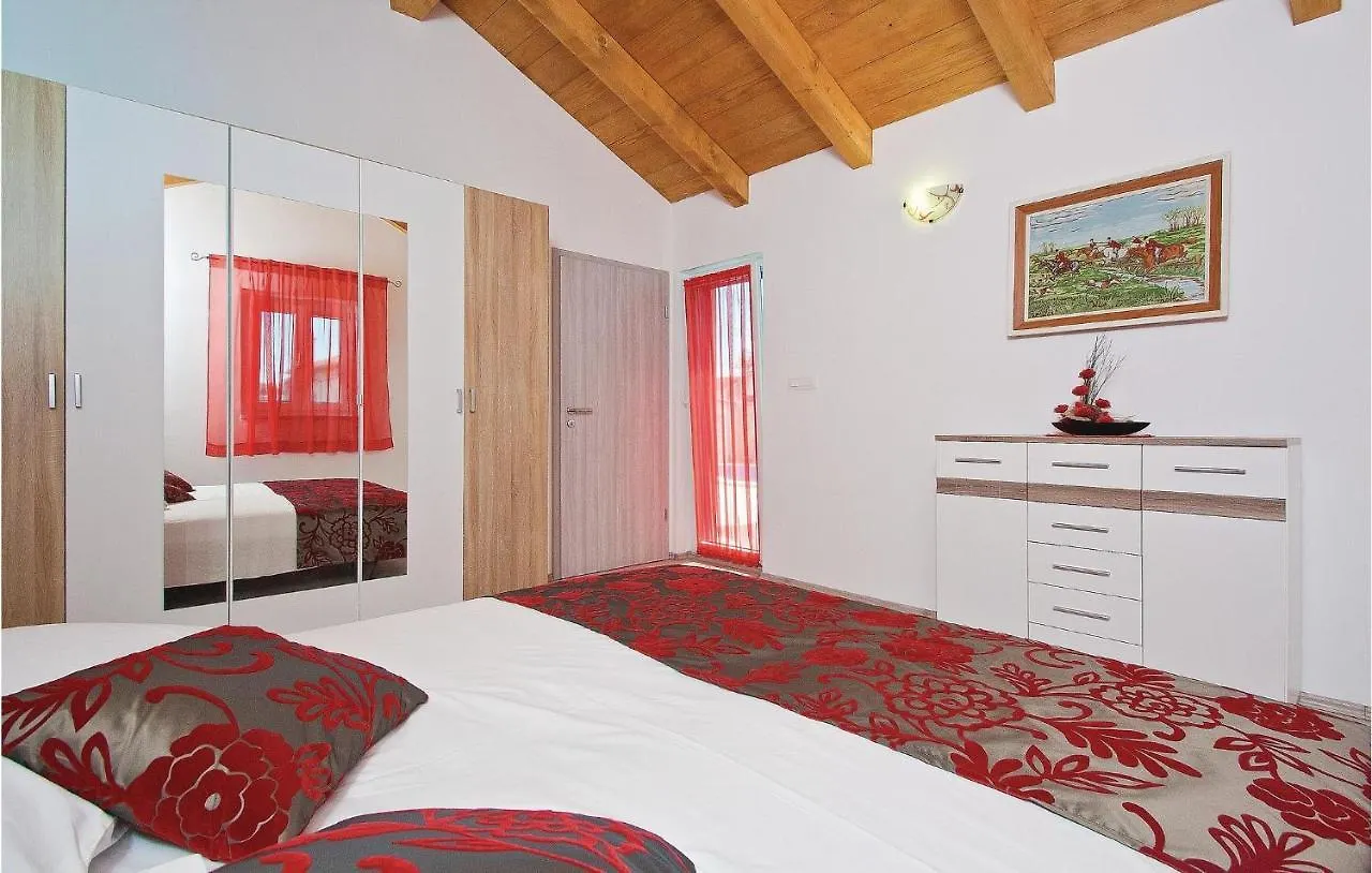 Lovely Home In Barban With Kitchen